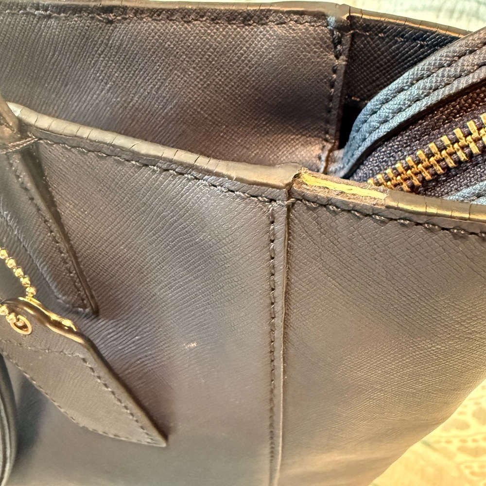 Elegant COACH Navy Blue Tote Bag - Picture 12 of 14